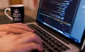 ¿Qué es programar en informática?