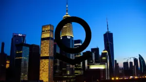 Palantir: Contratos de Defensa y Cambio en la Cúpula Directiva