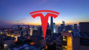 Tesla: Avances y Nubarrones en el Horizonte