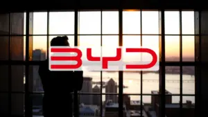 BYD cae un 2,4% en un viernes adverso para el motor eléctrico chino